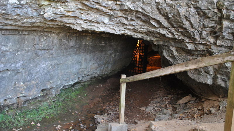 "Bell Witch Cave" by Www78 - Own work. Licensed under CC BY-SA 3.0 via Commons.